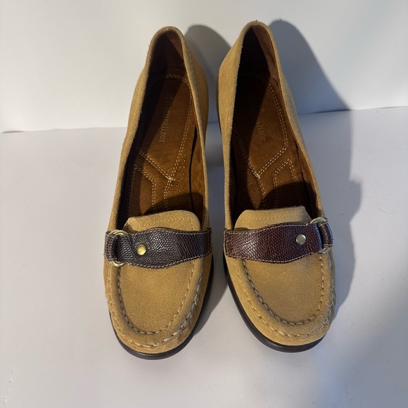 Naturalizer Tan and Brown Flats with Moccasin Stitching - Picture 1 of 7